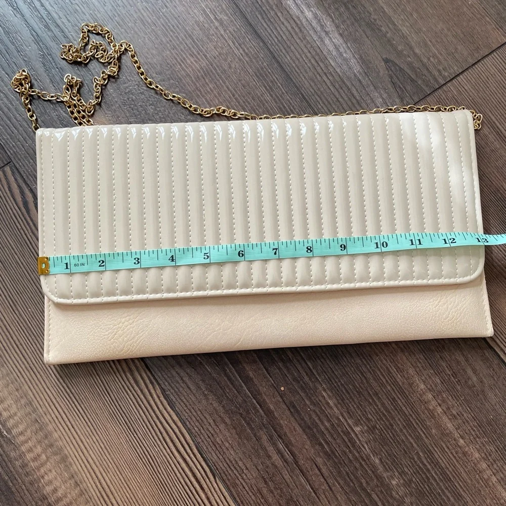 😀‎ Free w/ Purchase Miztique Cream Faux Patent Leather Clutch